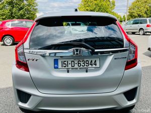 Honda Fit 2015  1.5 Hybrid Automatic 42.7 k miles - Image 4