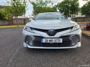 Toyota Camry 2.5 hybrid ( NCT and TAX ) - Image 3