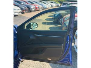 Toyota Camry WS Leather Package  Automatic Petrol - Image 4