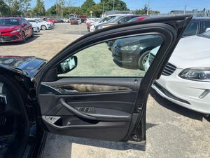 BMW 5-Series 530e 2.0L Plug-In-Hybrid Auto Low Mil - Image 4