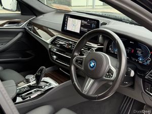 BMW 5-Series 530e M Sport Saloon - Image 4