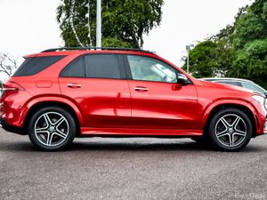 Mercedes-Benz GLE 350de AMG Premium Plus 4Matic 32 - Image 4