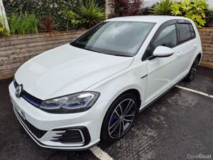 Volkswagen Golf GTE 1.4 TSI PHEV / BASE GRADE SPOR - Image 3