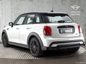Mini Cooper 5-Door Cooper Exclusive - Image 2