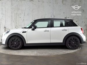 Mini Cooper 5-Door Cooper Exclusive - Image 3
