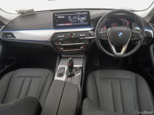 BMW 5-Series 520d SE Saloon - Image 4