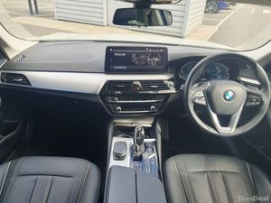 BMW 5-Series 530e xDrive SE Saloon - Image 4