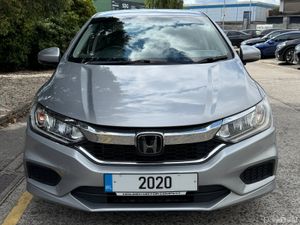 2020 Honda Grace..2 keys. WARRANTY INCLUDED - Image 4