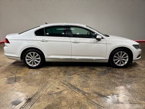 Volkswagen Passat SALOON 1.4 TSI ELEGENCE LINE AUT - Image 3