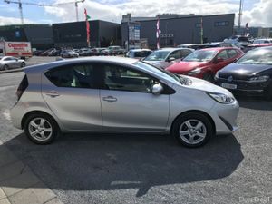 2021 Toyota Aqua Hybrid - Image 4