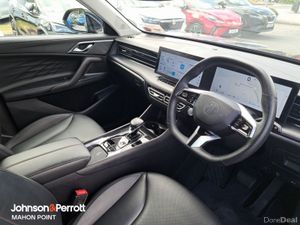 MG HS Exclusive / PLUG IN HYBRID **TOP SPEC** - Image 3
