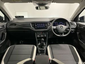 Volkswagen T-Roc Sport 1.5 TSI 150BHP - Reversing - Image 3