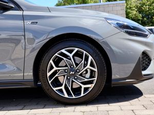 Hyundai i30 Petrol NLine, Demo Sale - Image 3