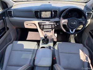 2016 KIA SPORTAGE 1.7d HIGH SPEC PAN ROOF - Image 2