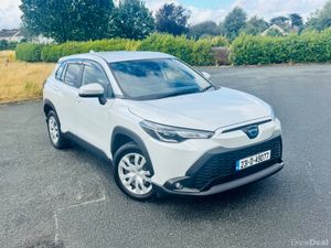 TOYOTA COROLLA CROSS HYBRID EXCELLENT COND HI SPEC - Image 4
