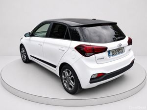 Hyundai i20 DELUXE AUTOMATIC - Image 3