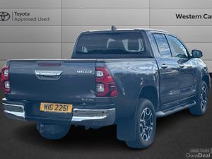Toyota Hilux 2.8 D-4D Invincible Auto 4WD Euro 6 ( - Image 2