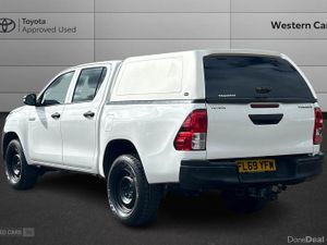 Toyota Hilux 2.4 D-4D Active 4WD Euro 6 4dr (3.5t) - Image 4