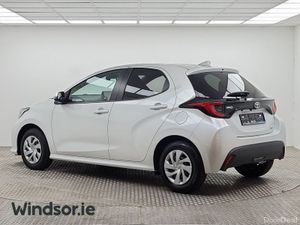 Toyota Yaris HYBRID SPORT - Image 3