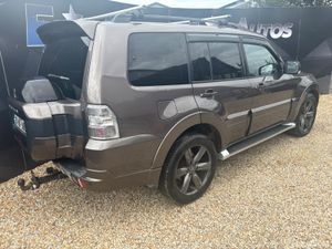 Mitsubishi Pajero Shogun Automatic 3.2 2015 - Image 4