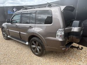 Mitsubishi Pajero Shogun Automatic 3.2 2015 - Image 3