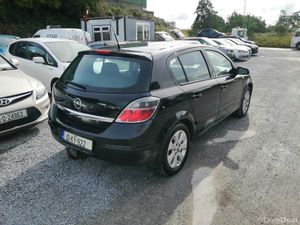 Opel Astra 2010 - Image 4