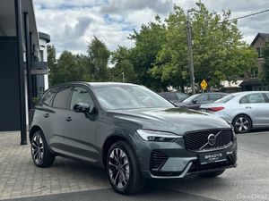 Volvo XC60 T6 Plus Dark AWD PHEV--Panoramic Roof, - Image 3