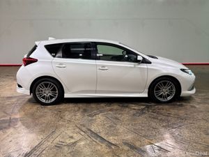 Toyota Auris 1.8 HYBRID G PACKAGE - FACTORY ALLOYS - Image 3