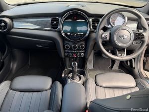 Mini Cooper 3-Door Cooper Exclusive - Image 4