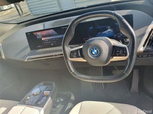 BMW iX xDrive40 M Sport - Image 4