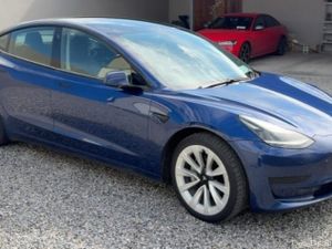 Tesla Model 3 2021 - Image 2