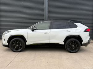 Toyota RAV4 HYBRID SPORT PETROL HYBRID - Image 4