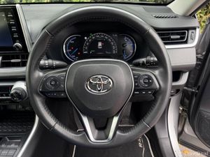 Toyota RAV4 LUNA 2.5 HYBRID // FULL SERVICE HISTOR - Image 4
