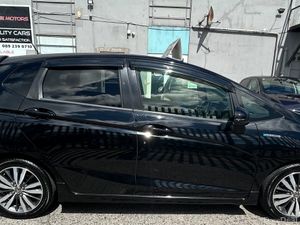 2015 Honda Fit S Package | CarPlay - Image 4