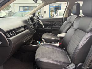 2019 MITSUBISHI OUTLANDER 2.4 PETROL PLUG IN HYBRI - Image 4