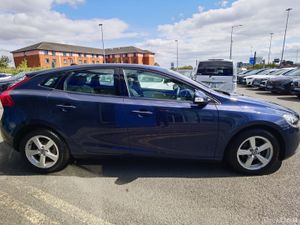 VOLVO V40 1.6 D2 DIESEL - Image 4
