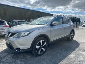 Nissan Qashqai 2017 Automatic petrol - Image 2