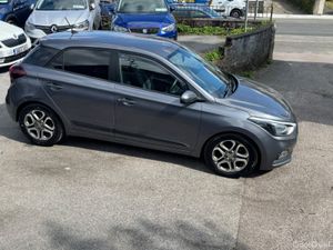 Hyundai i20 Deluxe lovely car - Image 2