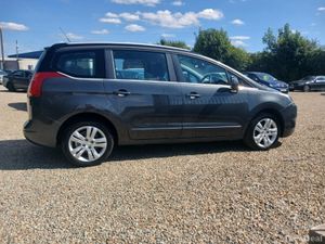Peugeot 5008 2016 - Image 2