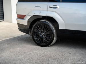 Hyundai Santa Fe Phev Premium Calligraphy *HUGE SP - Image 3