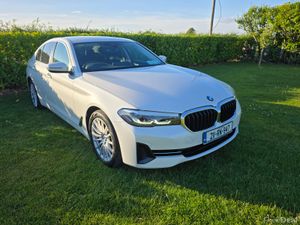 BMW 530E X Drive Nice Colour white pearl - Image 2
