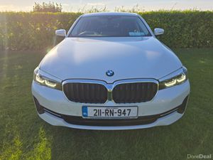 BMW 530E X Drive Nice Colour white pearl - Image 4