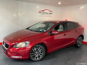 Volvo V40 D2 MOMENTUM ED GT 5DR AUTO - Image 2