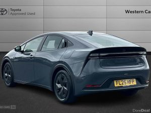 Toyota Prius 2.0 13.6kWh Design CVT Euro 6 (s/s) 5 - Image 4