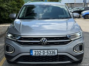 2023 Volkswagen T-Roc STYLE - Image 4
