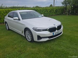 BMW 530E X Drive Nice Colour white pearl - Image 3