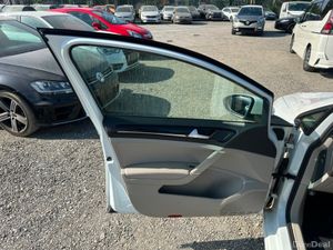 Volkswagen Golf 1.4L Petrol Automatic Full Leather - Image 4