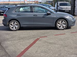 Volkswagen Golf 1.5 TSI 130HP - Image 3