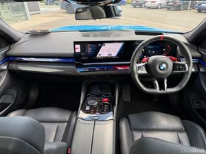 BMW M5 PHEV Daytona Beach Blue - Image 4