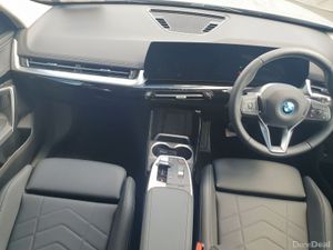 BMW iX1 eDrive20 xLine - Image 4